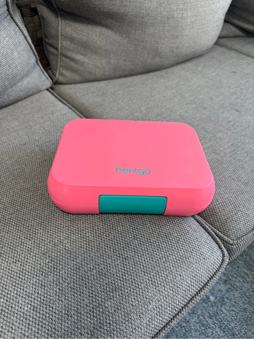 Bentgo Pink Lunchbox with Teal Clasp - Compact Kids Bento